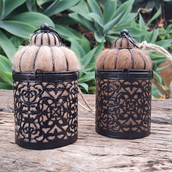 Llama fibre bird nest starter. Home maker garden gift with natural nest building material for wild birds. Outdoor Gift for Dads